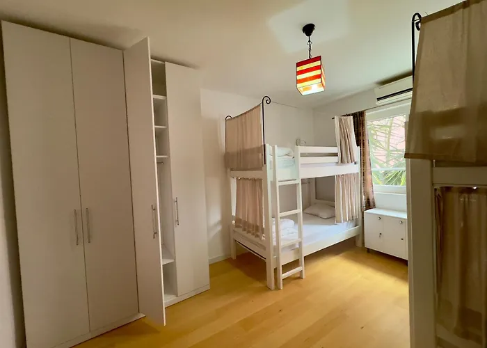 Trip'n'hostel Chill Zone Ostello Tirana