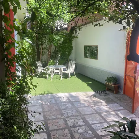 Trip'n'hostel Chill Zone بيت شباب *