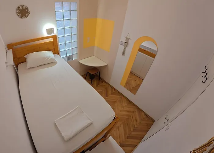 Trip'n'hostel Chill Zone بيت شباب تيرانا